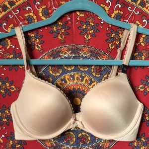VS Body by Victoria collection push-up bra